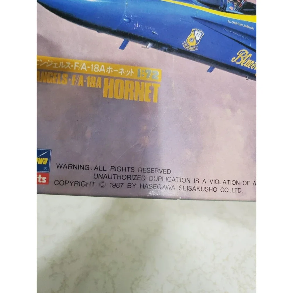 Hasegawa #812 Blue Angels F/A-18A Hornet 1:72 Hobby Kits Airplane Open Box